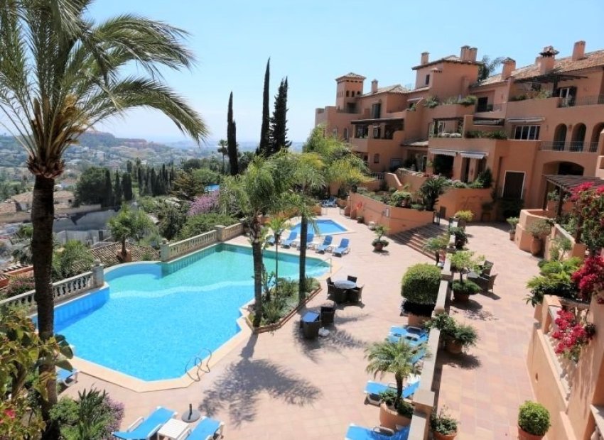 Resale - Apartment / flat - Marbella - Nueva Andalucía