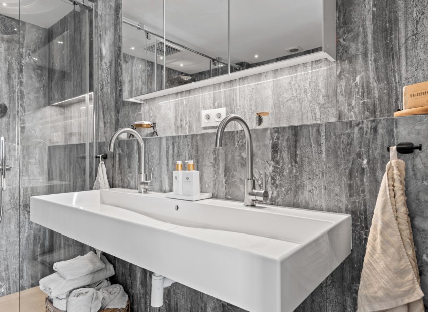 Resale - Apartment / flat - Marbella - Nueva Andalucía