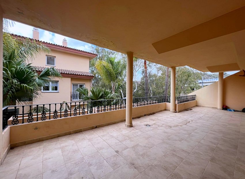 Resale - Apartment / flat - Marbella - Nueva Andalucía