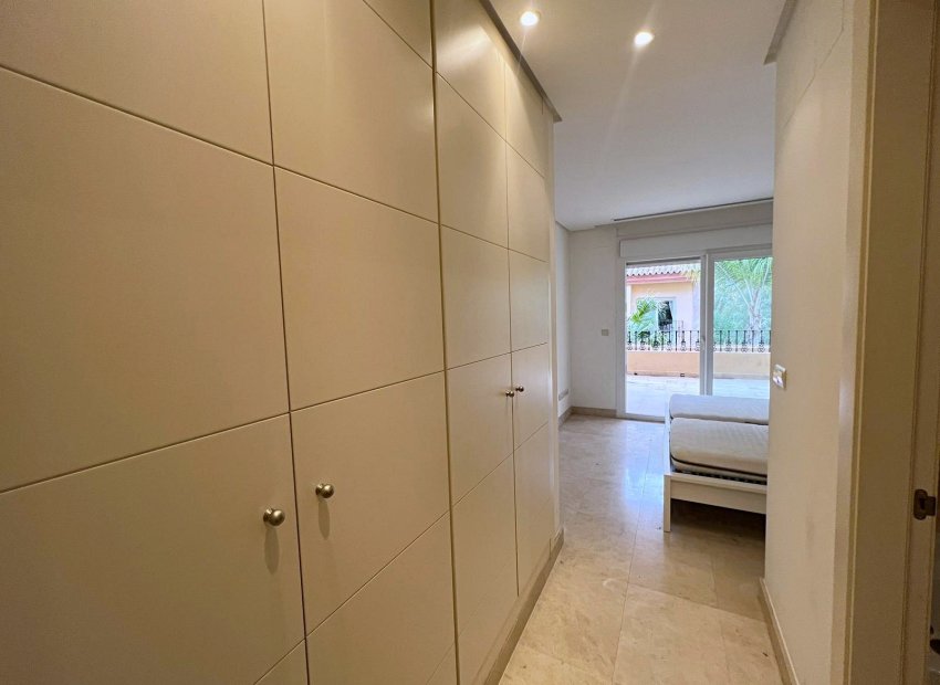 Resale - Apartment / flat - Marbella - Nueva Andalucía