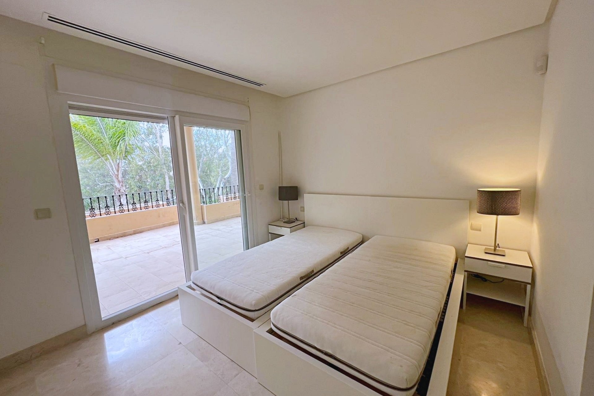 Resale - Apartment / flat - Marbella - Nueva Andalucía