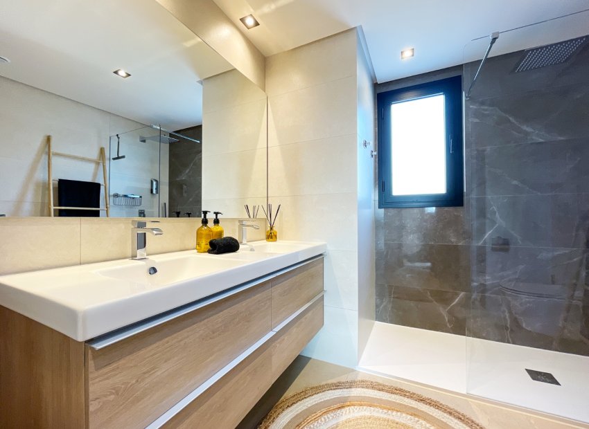 Resale - Apartment / flat - Marbella - Nueva Andalucía