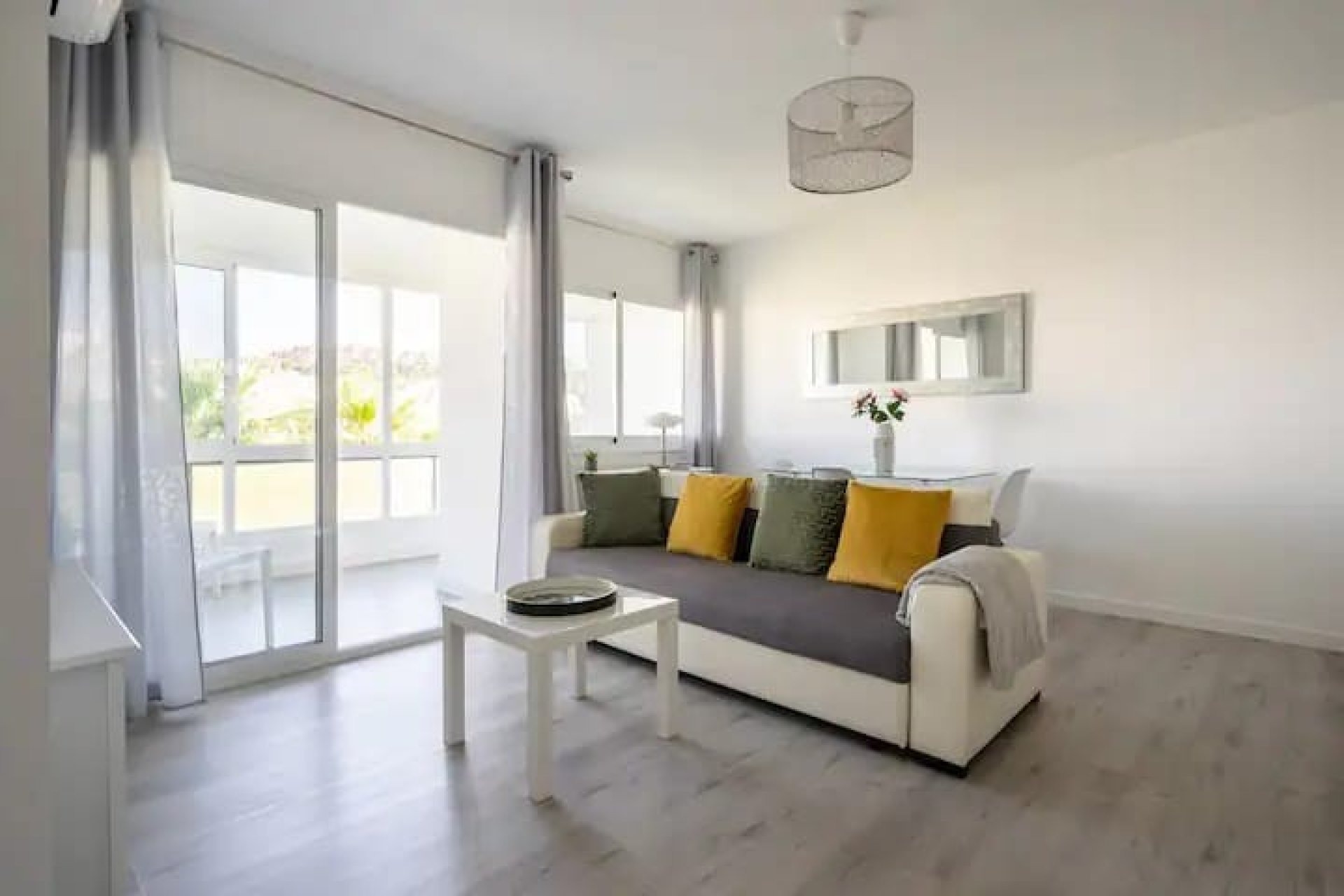 Resale - Apartment / flat - Marbella - Nueva Andalucía