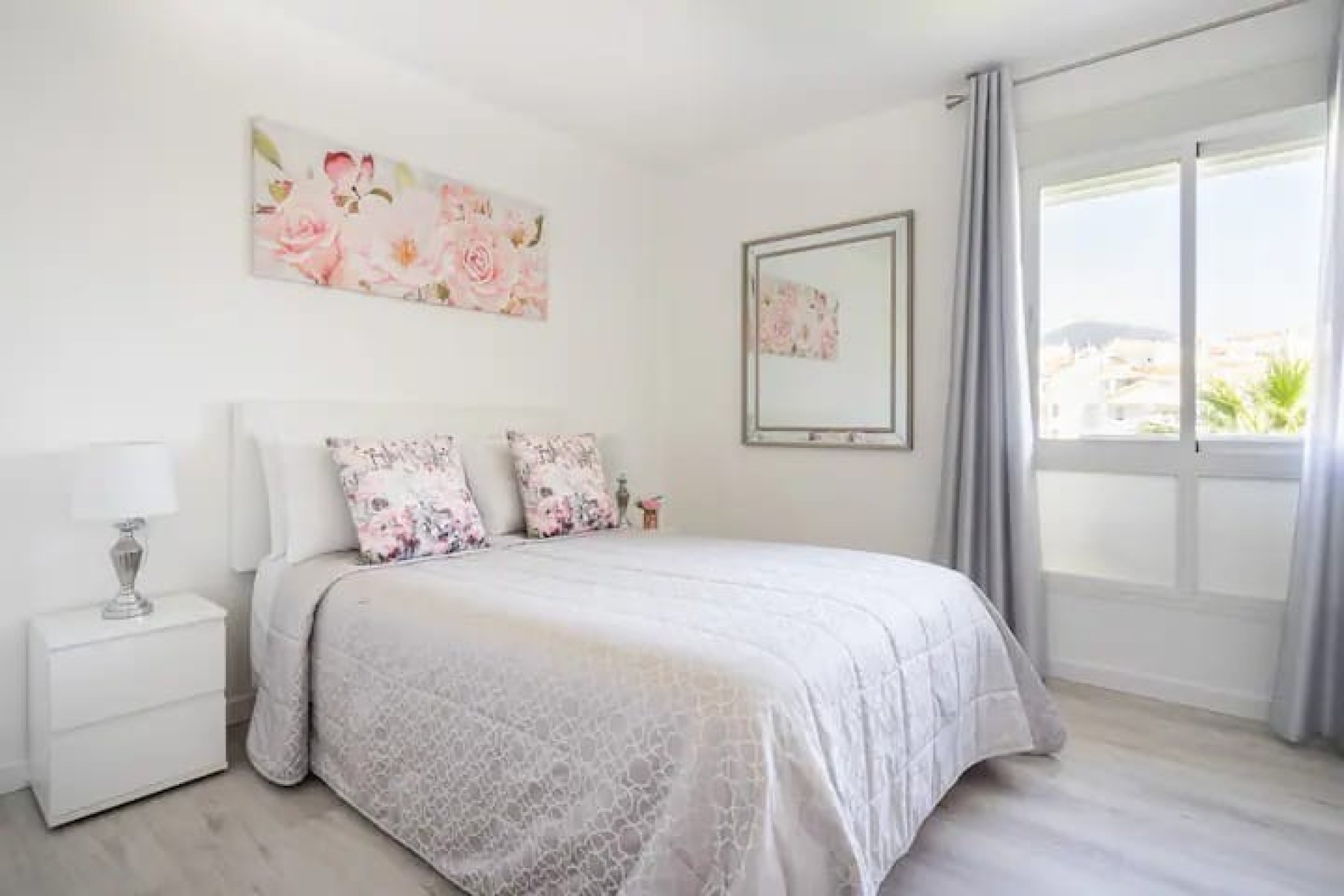 Resale - Apartment / flat - Marbella - Nueva Andalucía