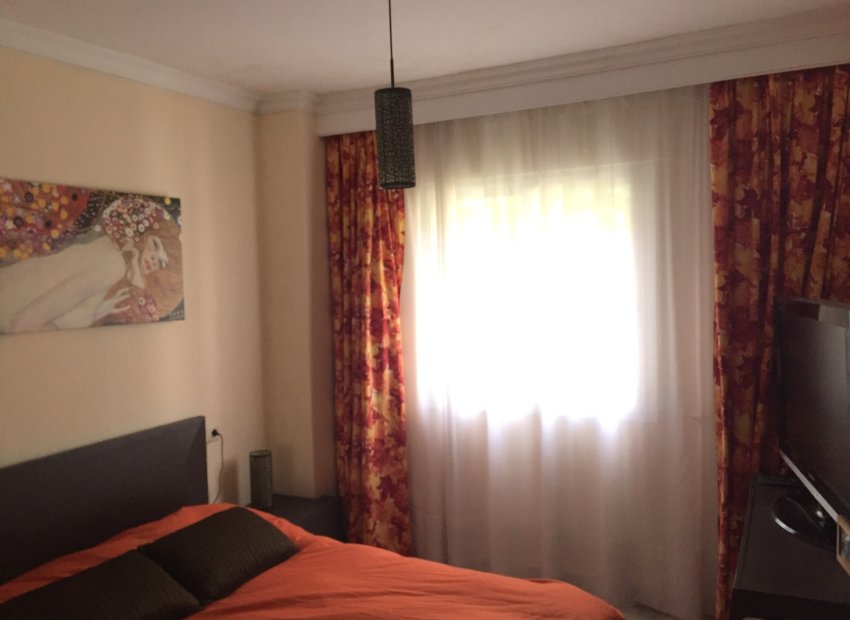 Resale - Apartment / flat - Marbella - Nueva Andalucía