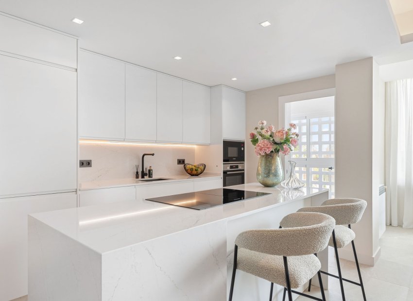 Resale - Apartment / flat - Marbella - Nueva Andalucía