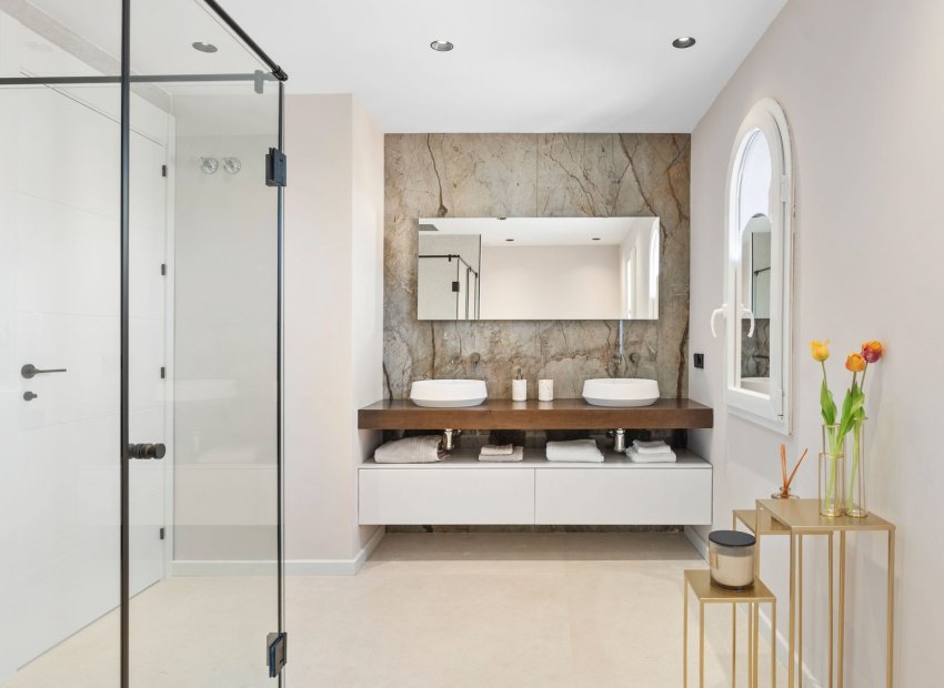 Resale - Apartment / flat - Marbella - Nueva Andalucía