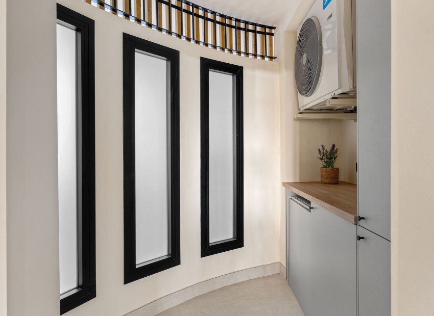 Resale - Apartment / flat - Marbella - Nueva Andalucía