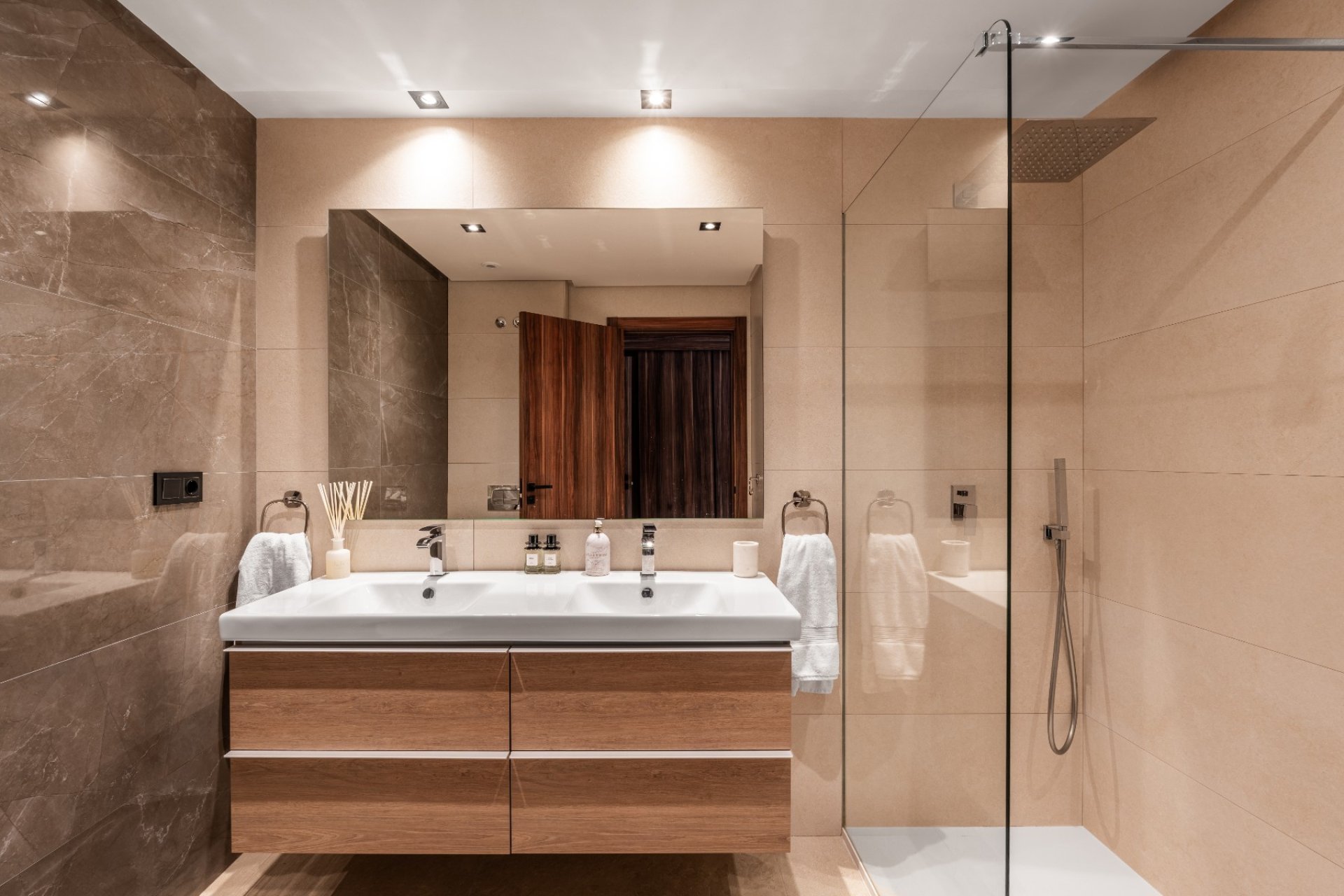 Resale - Apartment / flat - Marbella - Nueva Andalucía