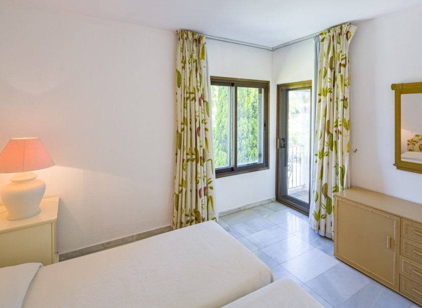 Resale - Apartment / flat - Marbella - Puerto Banús