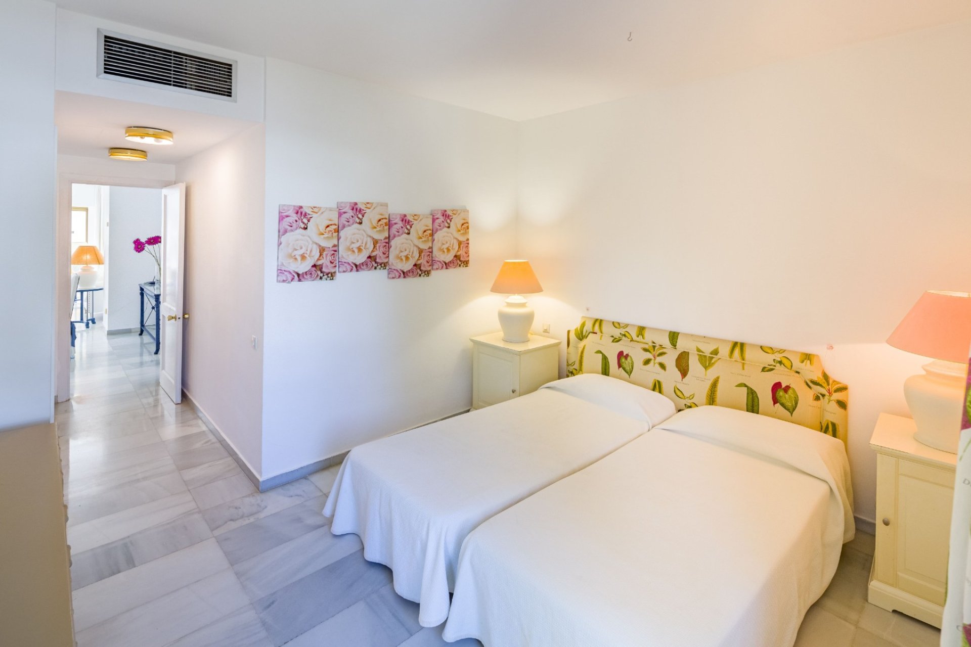 Resale - Apartment / flat - Marbella - Puerto Banús