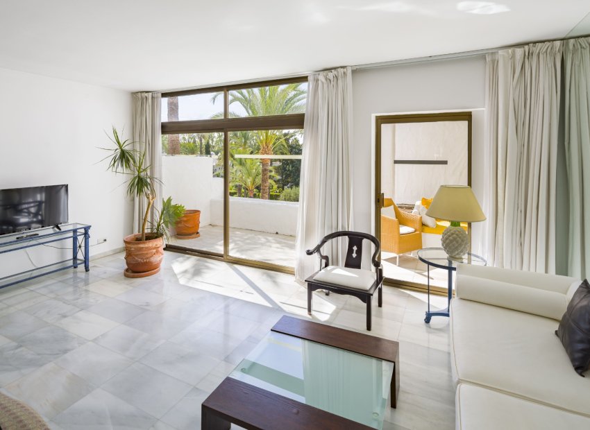 Resale - Apartment / flat - Marbella - Puerto Banús