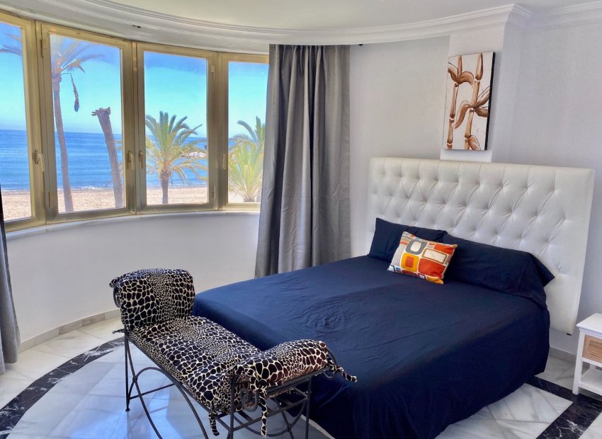 Resale - Apartment / flat - Marbella - Puerto Banús