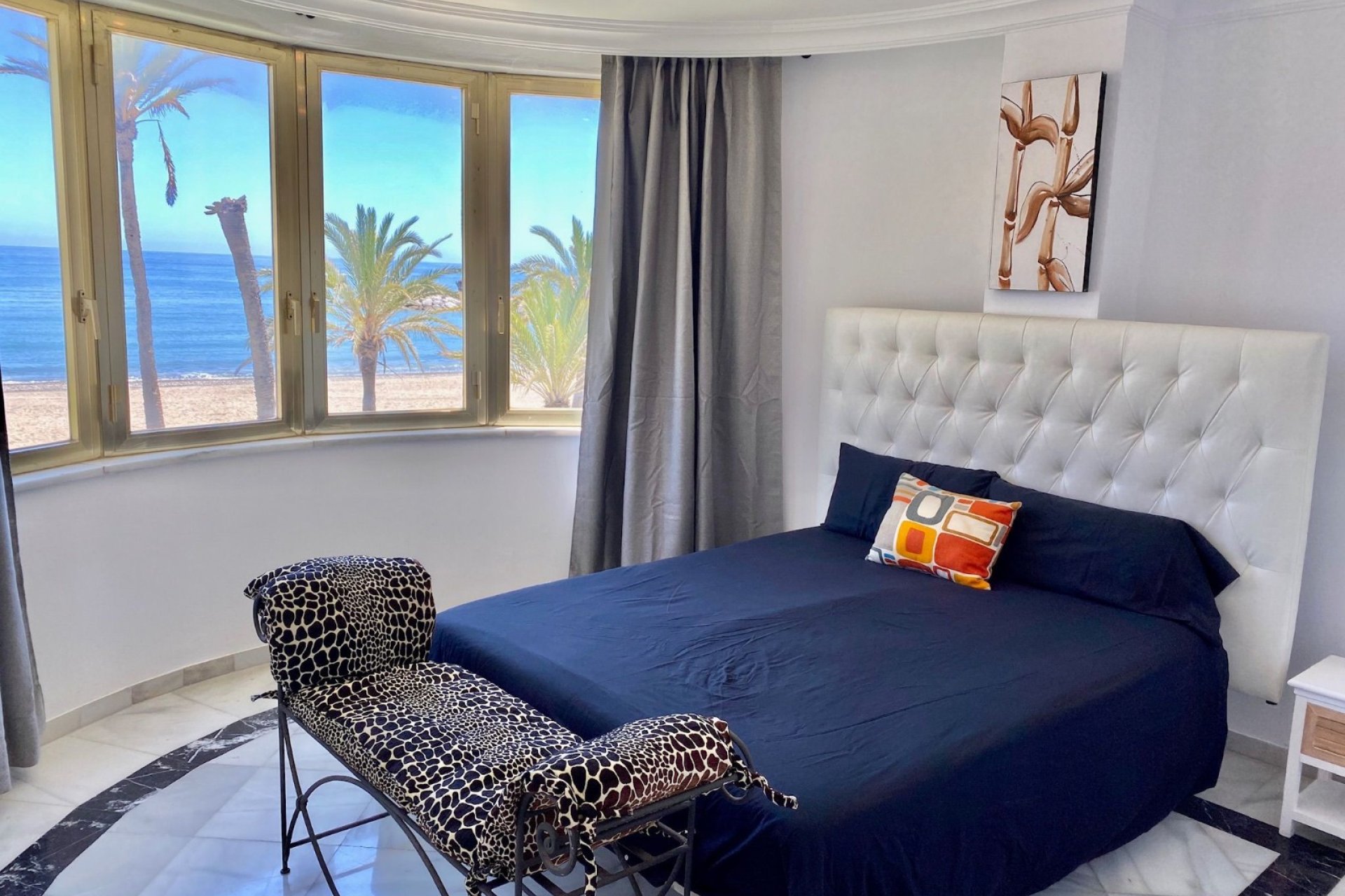 Resale - Apartment / flat - Marbella - Puerto Banús