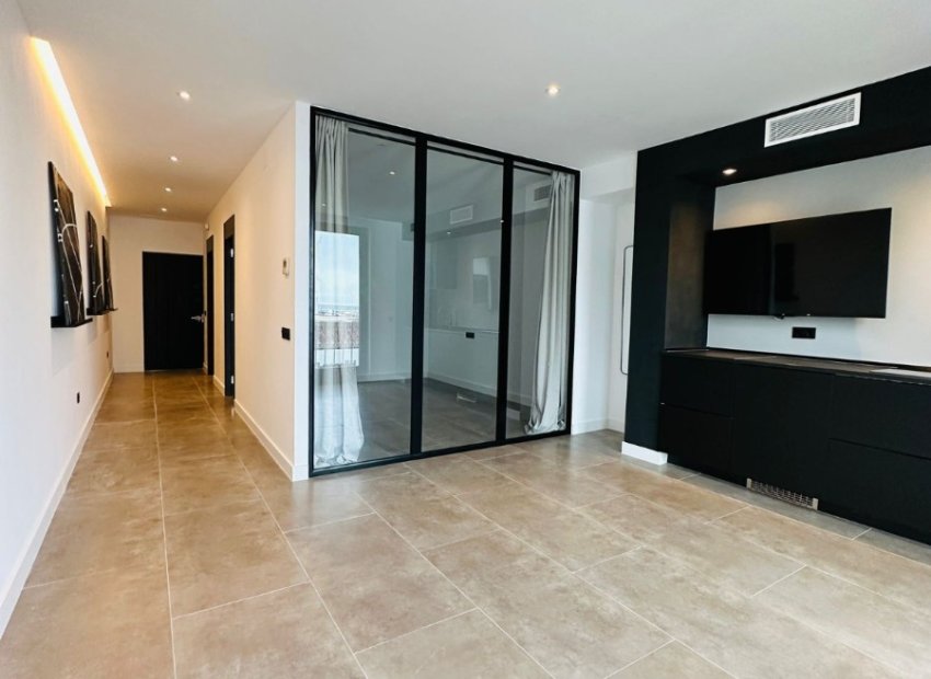 Resale - Apartment / flat - Marbella - Puerto Banús