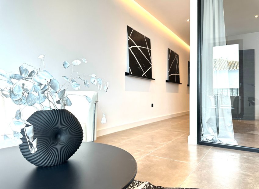 Resale - Apartment / flat - Marbella - Puerto Banús