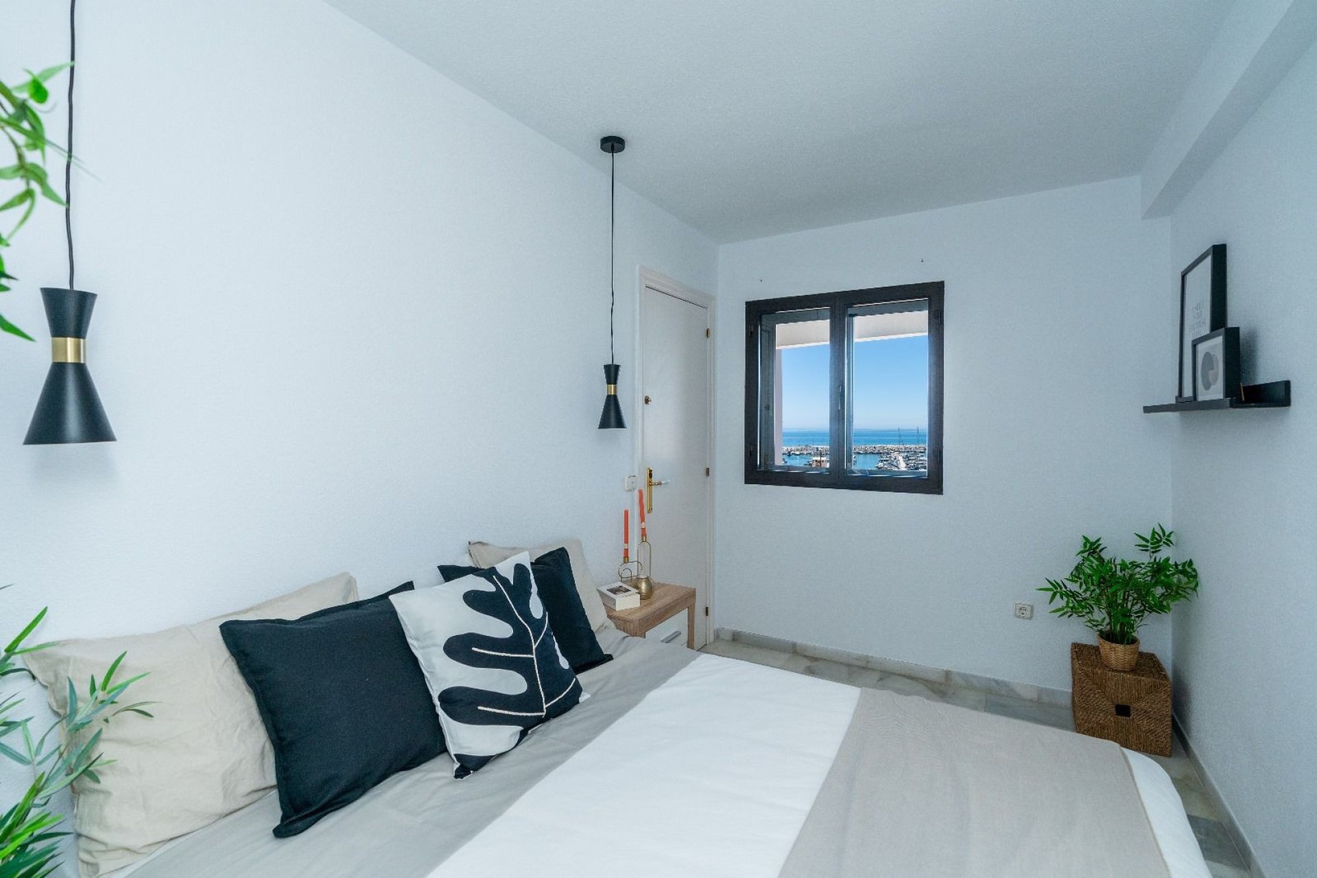 Resale - Apartment / flat - Marbella - Puerto Banús