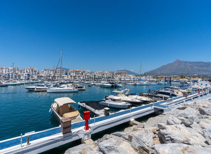 Resale - Apartment / flat - Marbella - Puerto Banús