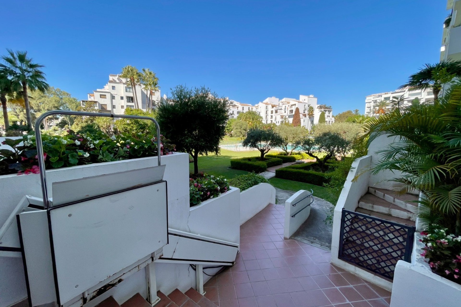 Resale - Apartment / flat - Marbella - Puerto Banús