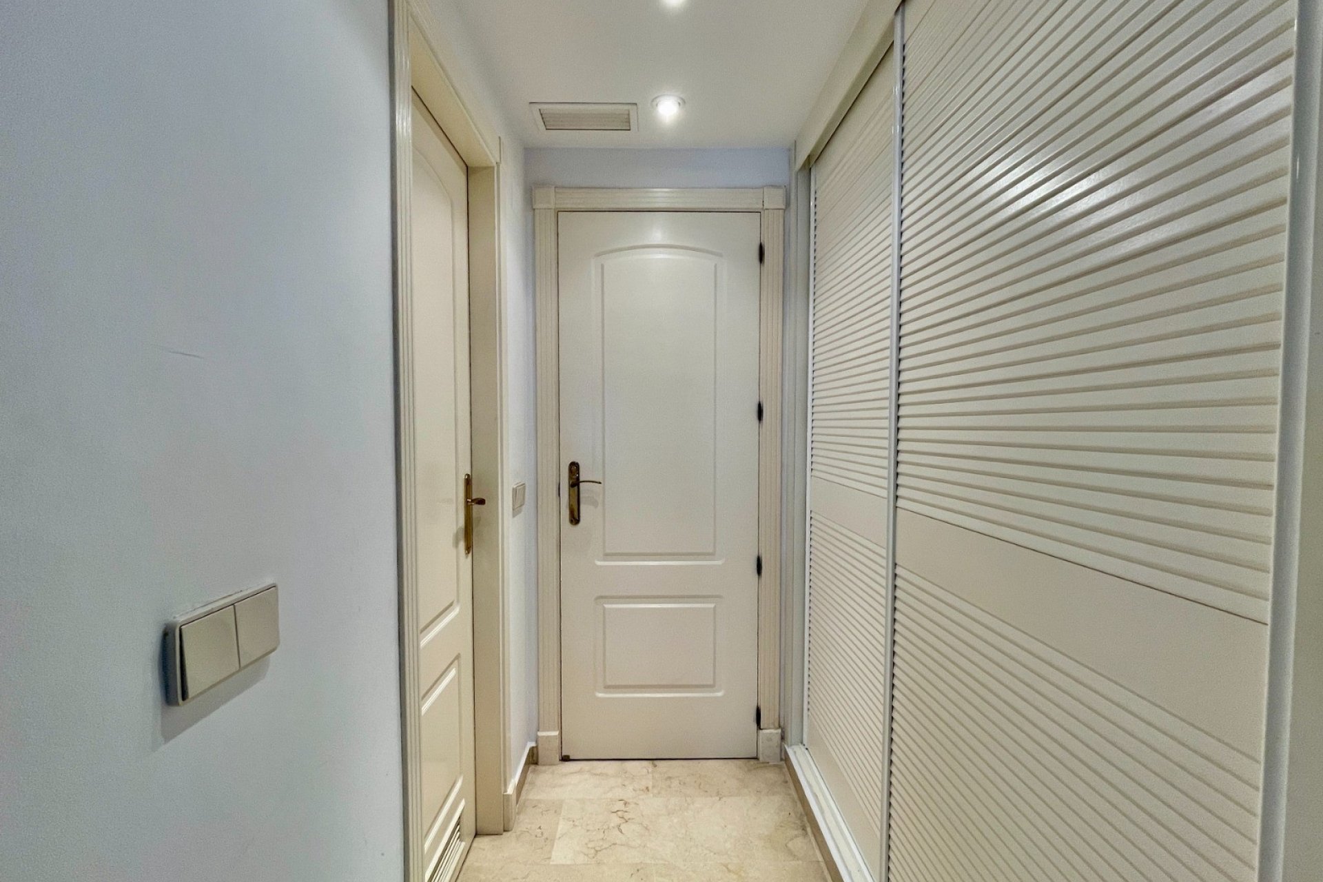 Resale - Apartment / flat - Marbella - Puerto Banús