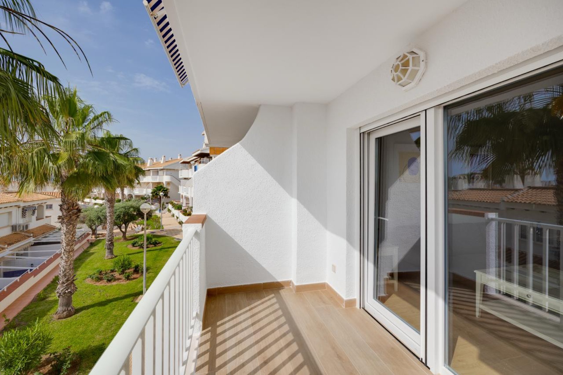 Resale - Apartment / flat - Orihuela Costa - Aguamarinas