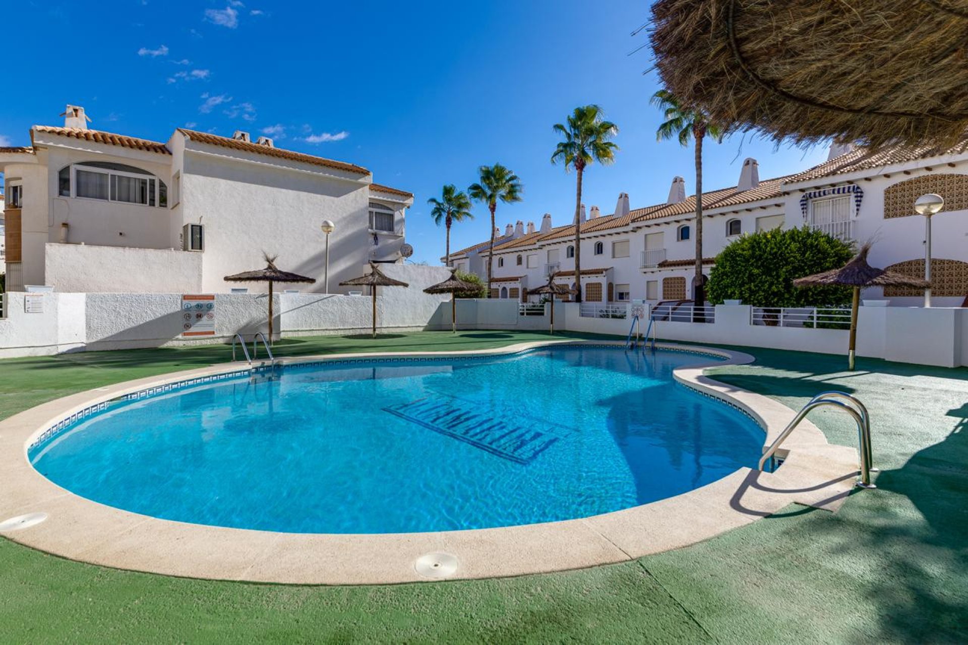 Resale - Apartment / flat - Orihuela Costa - Aguamarinas