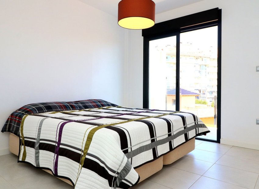 Resale - Apartment / flat - Orihuela Costa - Campoamor