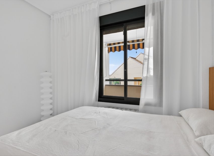 Resale - Apartment / flat - Orihuela Costa - Campoamor