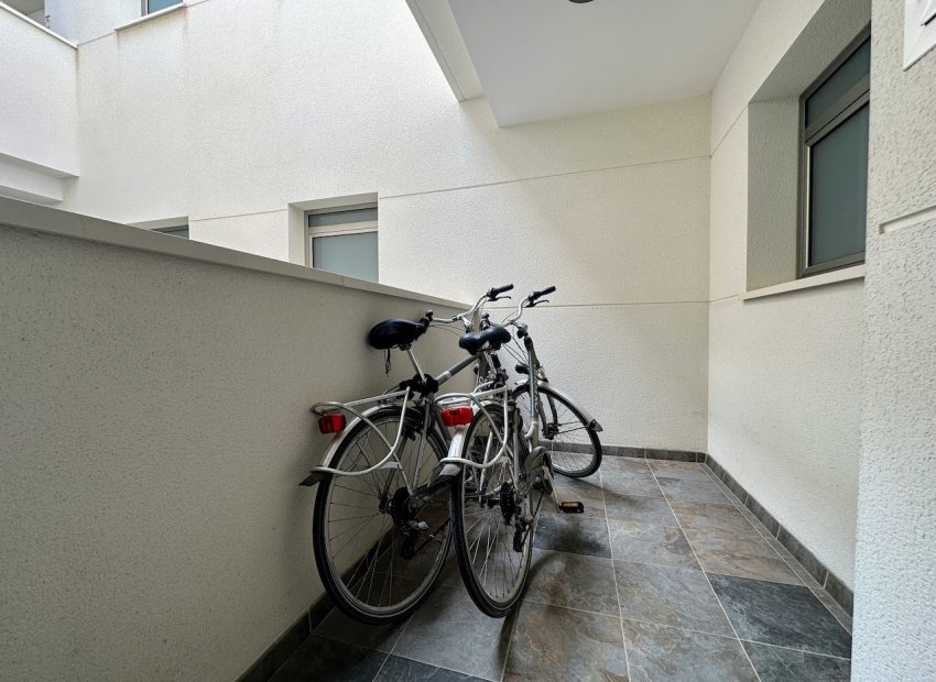 Resale - Apartment / flat - Orihuela Costa - La Zenia