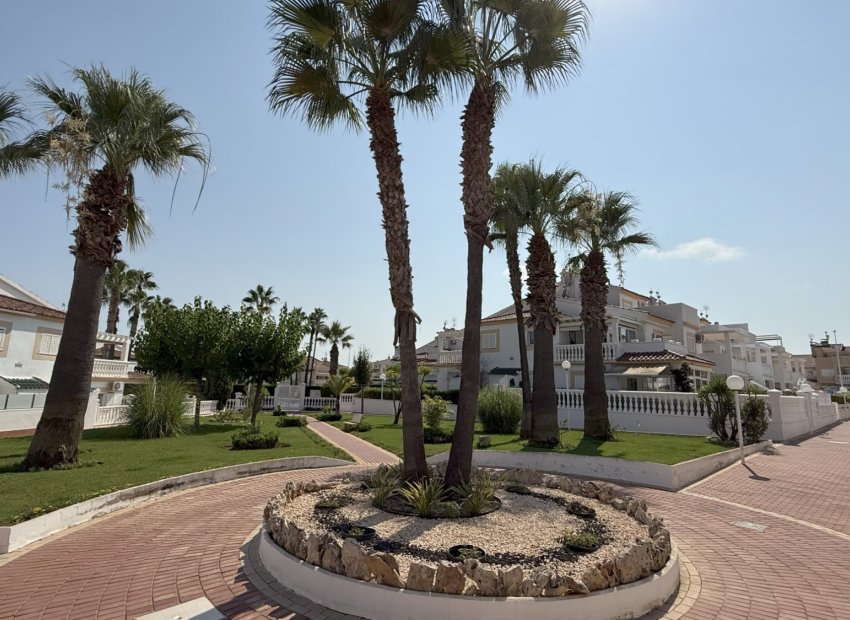 Resale - Apartment / flat - Orihuela Costa - La Zenia