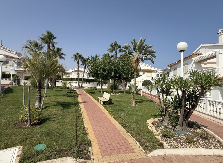 Resale - Apartment / flat - Orihuela Costa - La Zenia