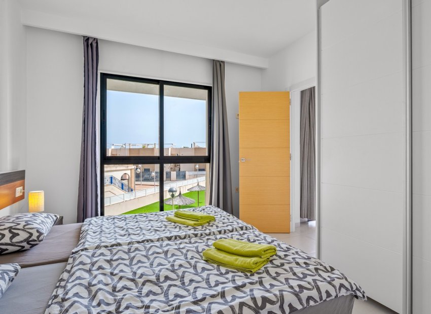 Resale - Apartment / flat - Orihuela Costa - La Zenia