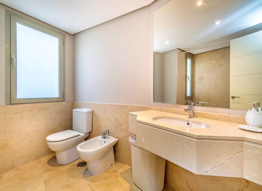 Resale - Apartment / flat - Orihuela Costa - Las Colinas golf