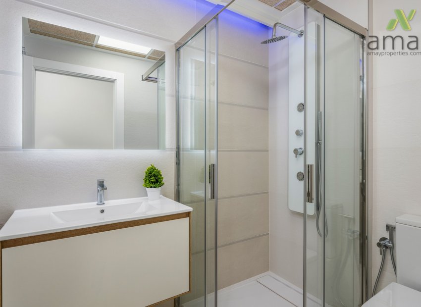 Resale - Apartment / flat - Orihuela Costa - Los Balcones