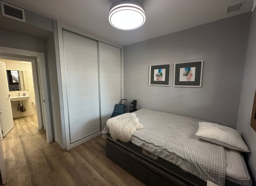 Resale - Apartment / flat - Orihuela Costa - Los Dolses