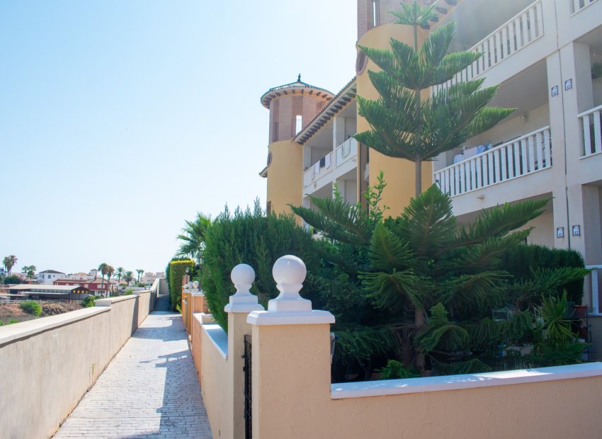 Resale - Apartment / flat - Orihuela Costa - Los Dolses