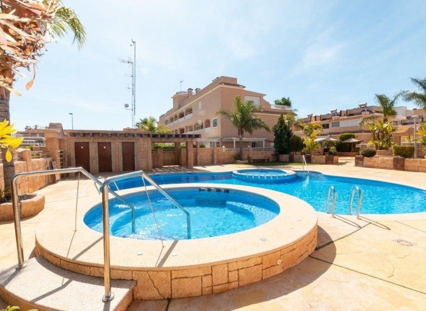 Resale - Apartment / flat - Orihuela Costa - Los Dolses