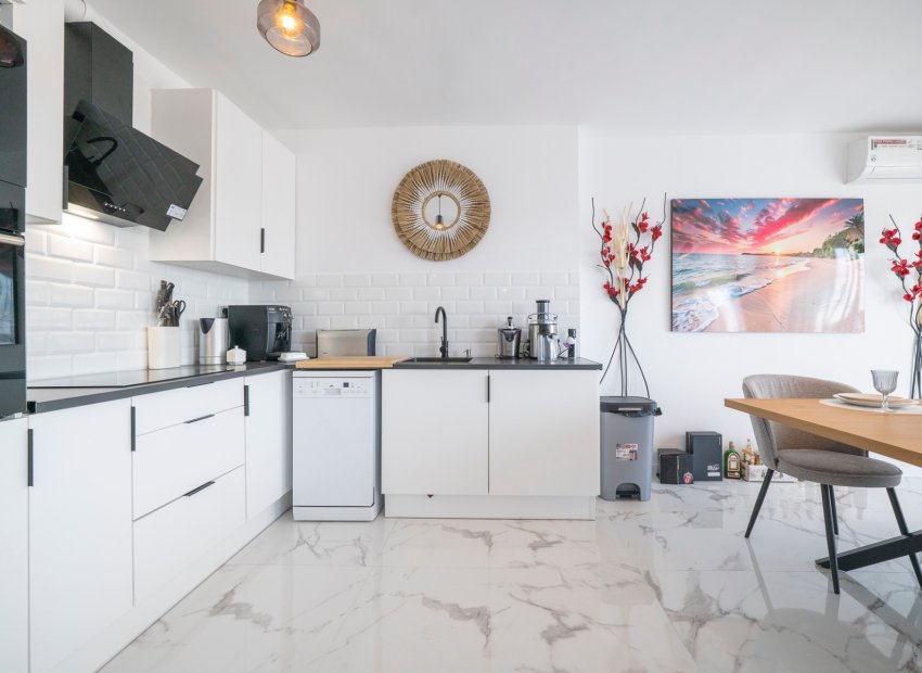 Resale - Apartment / flat - Orihuela Costa - Punta Prima