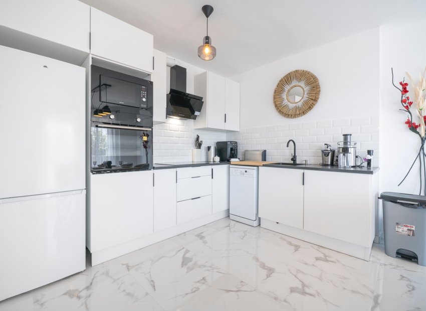 Resale - Apartment / flat - Orihuela Costa - Punta Prima