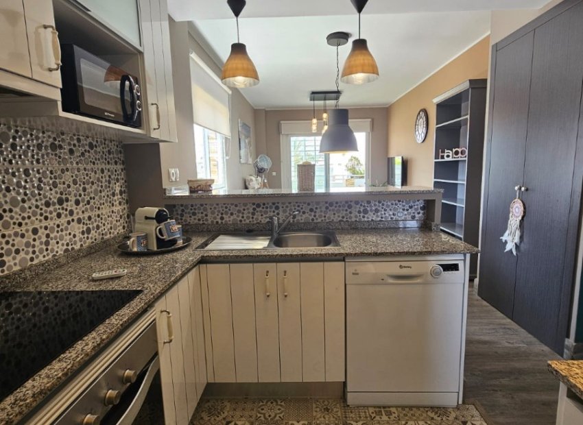 Resale - Apartment / flat - Orihuela Costa - Punta Prima