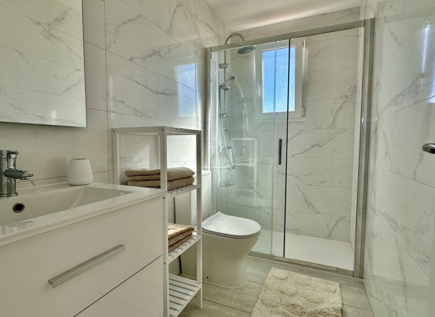 Resale - Apartment / flat - Orihuela Costa - Punta Prima