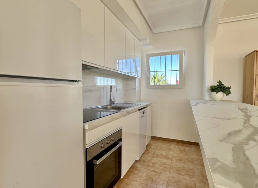 Resale - Apartment / flat - Orihuela Costa - Punta Prima