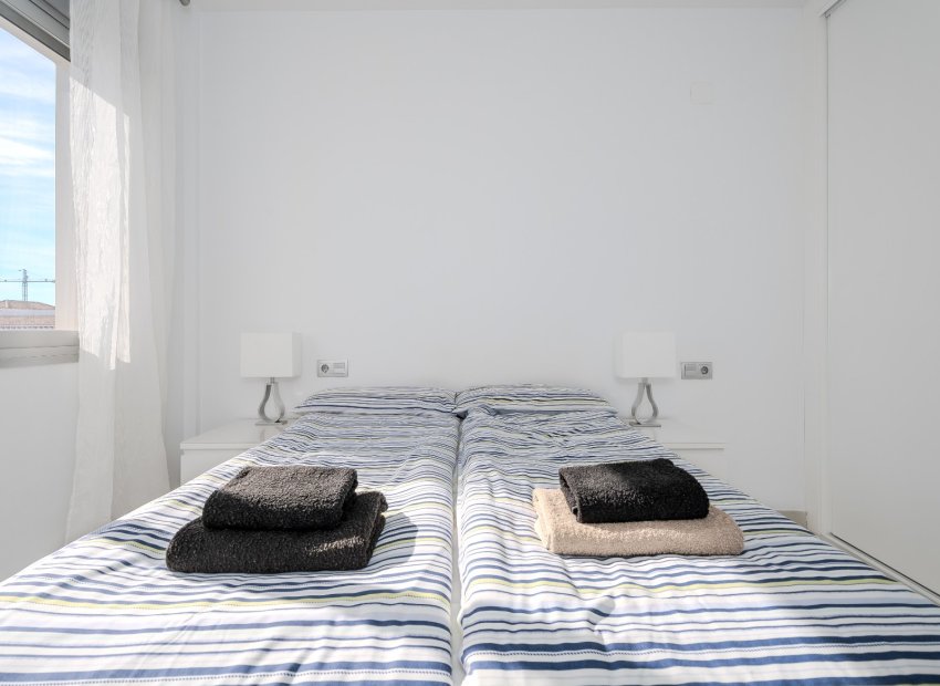 Resale - Apartment / flat - Orihuela Costa - Punta Prima