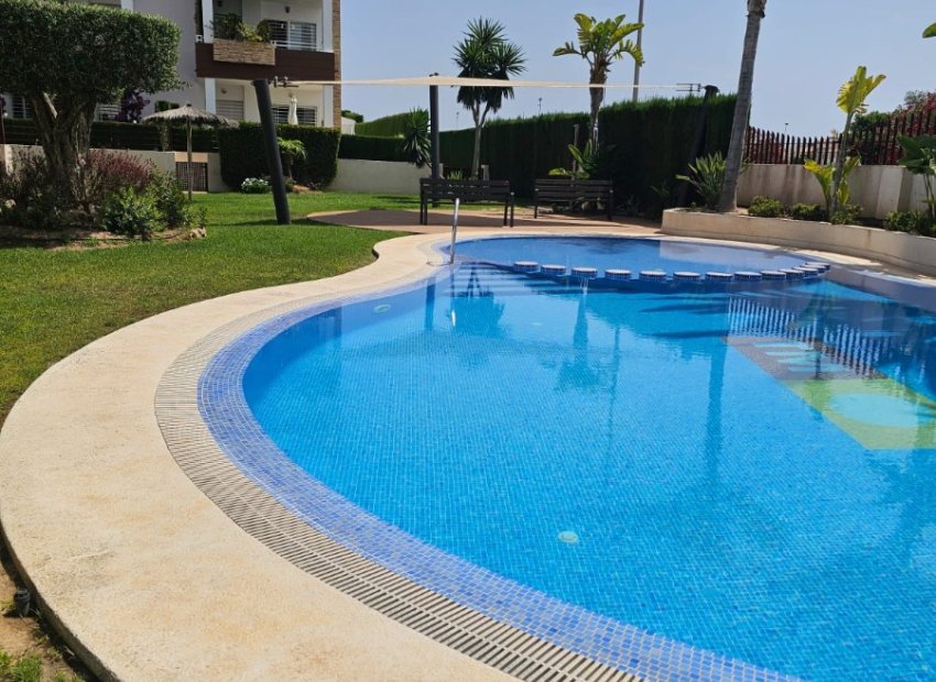 Resale - Apartment / flat - Orihuela Costa - Punta Prima