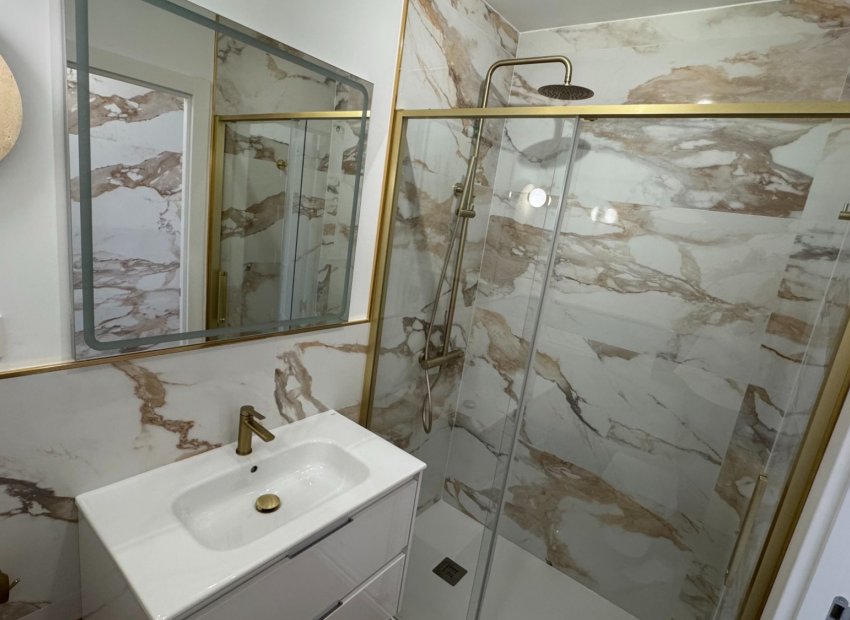 Resale - Apartment / flat - Orihuela Costa - Punta Prima