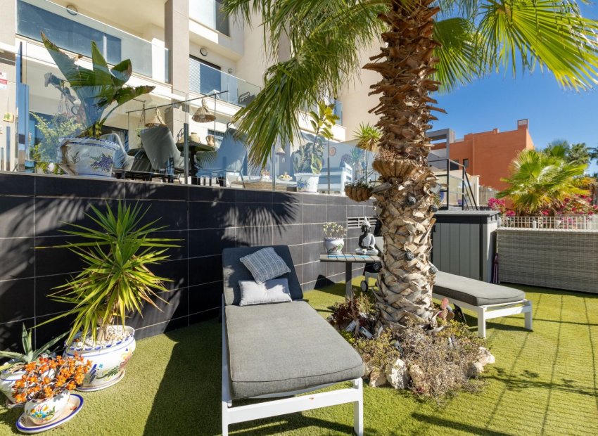 Resale - Apartment / flat - Orihuela Costa - Villamartín