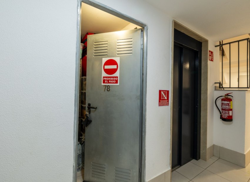 Resale - Apartment / flat - Orihuela Costa - Villamartín