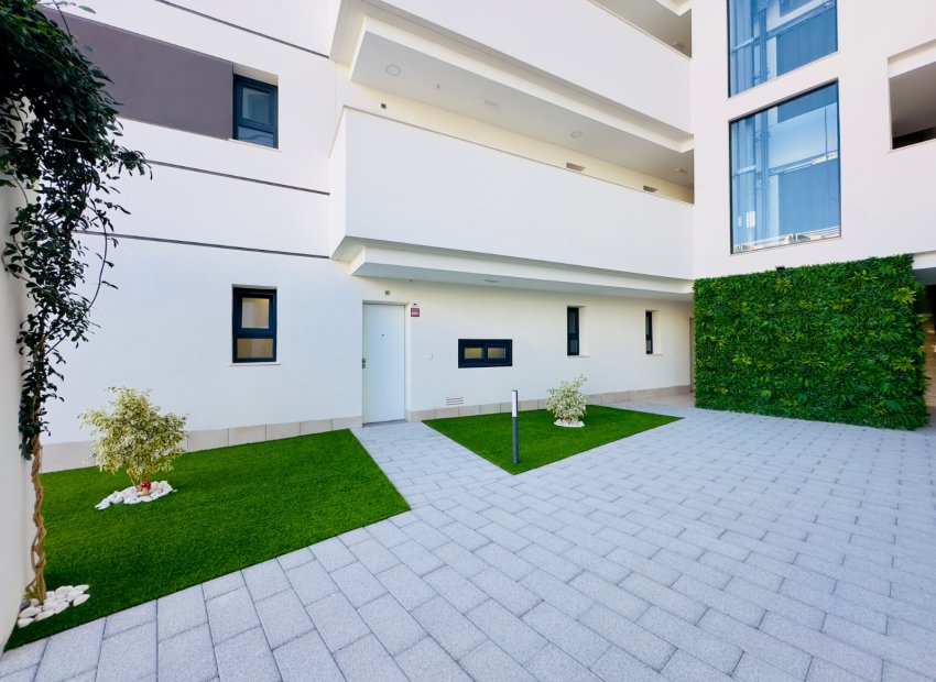 Resale - Apartment / flat - Orihuela Costa - Villamartín