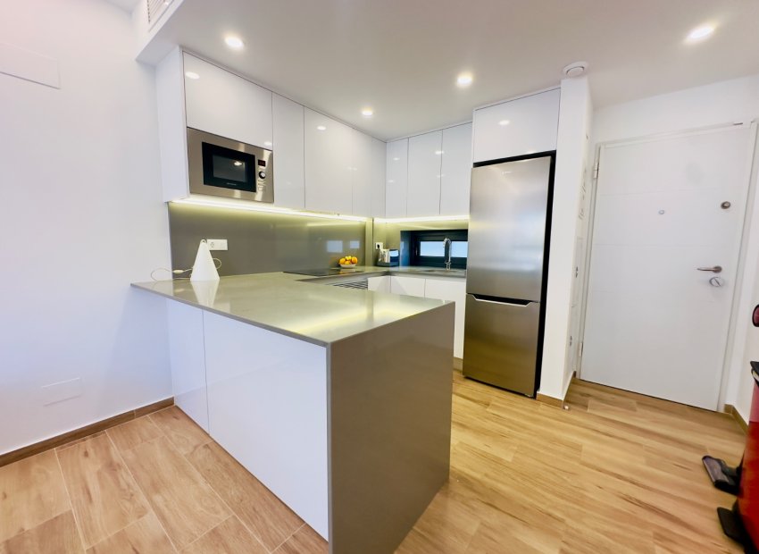 Resale - Apartment / flat - Orihuela Costa - Villamartín