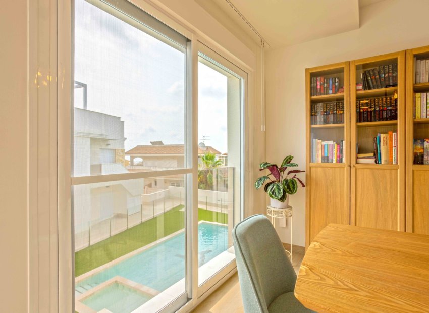 Resale - Apartment / flat - Orihuela Costa - Villamartín